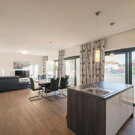 Апартаменты Mato 1 Задар