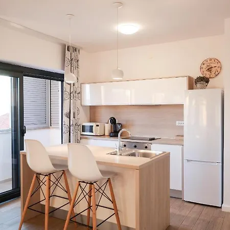 Mato 1 Апартаменты Задар