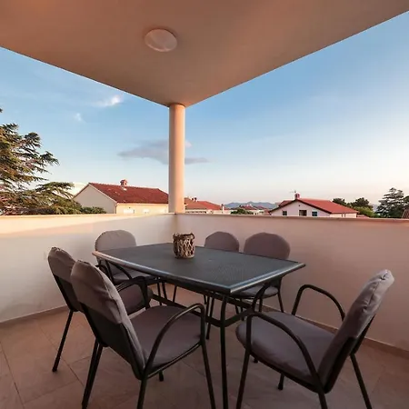 Mato 1 Апартаменты Задар